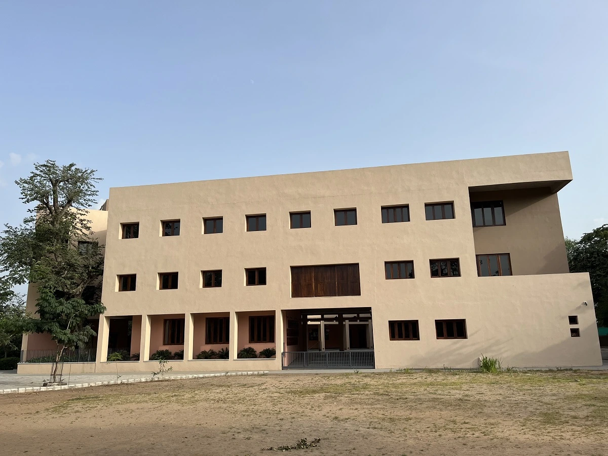 CBSE English Medium School, Palanpur Building Photo - Vidyamandir Trust, Palanpur