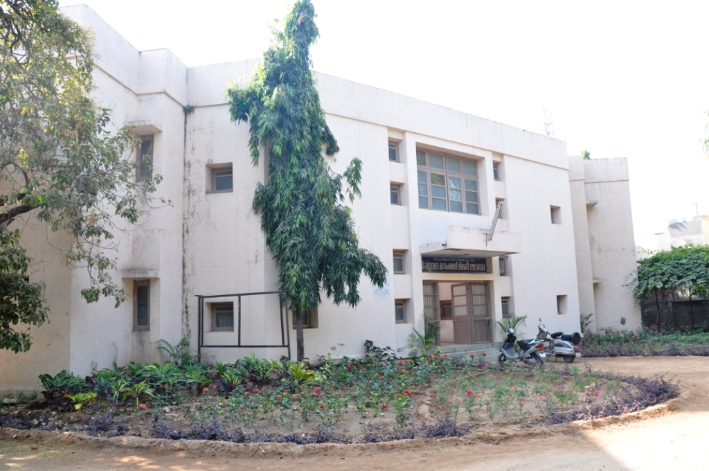 Shri Chandulal Maganbhai Kothari Hostel for P.T.C. Students - Building Photo